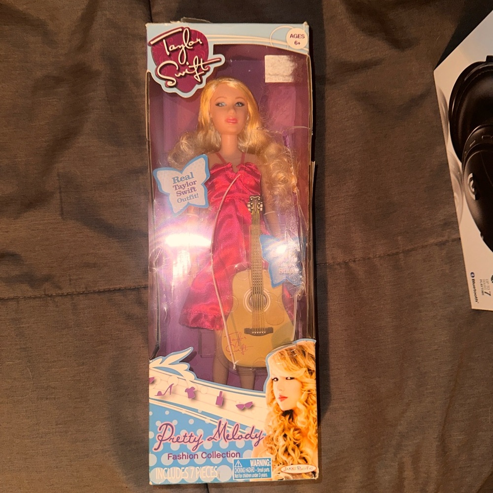 Taylor Swift Pretty Melody Doll with Blue Dress
